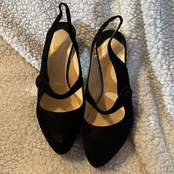 Beautiful Stacked Christian Louboutin - Picture 7 of 9